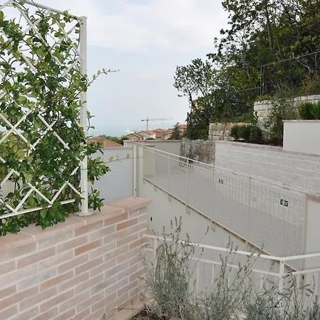 Quadrilocale, Giardino, Vista Mare * Сироло